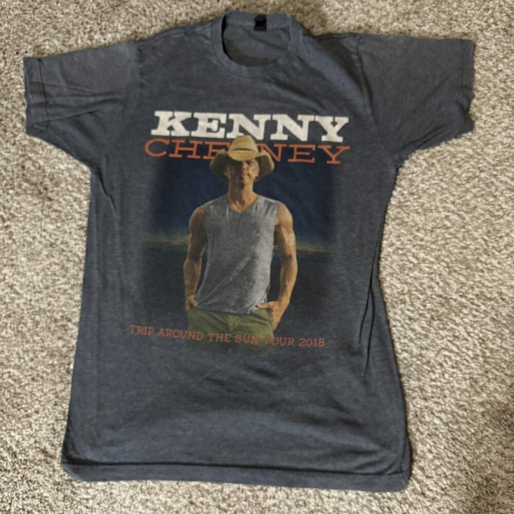 Kenny Chesney Shirt Mens Medium Gray Trip Around the Sun Tour 2018 Concert Tee
